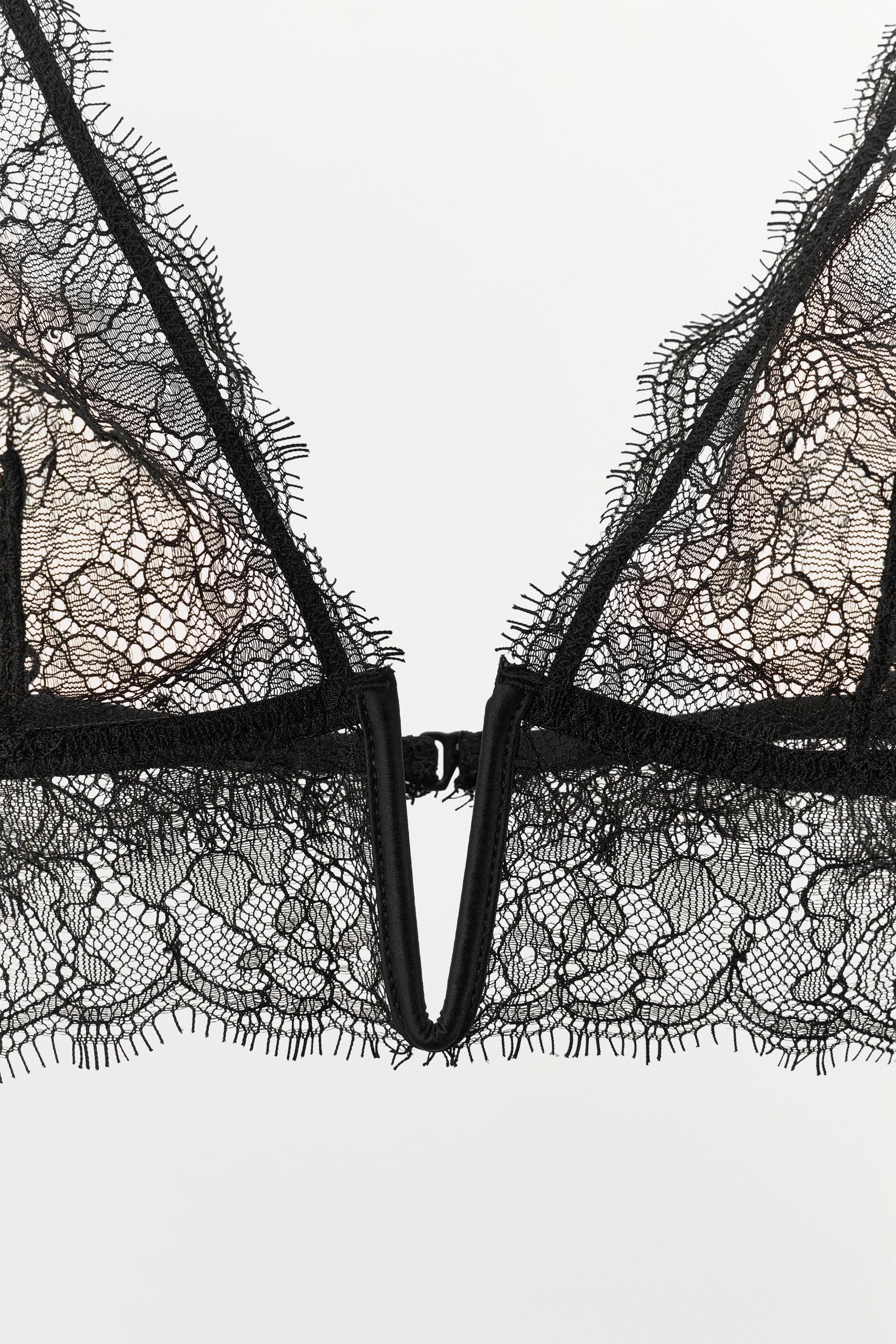 LACE TRIANGLE BRA